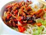 胡萝卜丁肉丝鸡蛋面的做法图解2