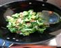 西蓝花炒肉、火腿肠的做法图解4