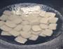 青椒肉片炒年糕片的做法图解2