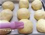 奶香豆沙餐包的做法步骤11