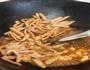 胡萝卜炒肉的做法图解4