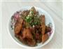蒜香茄子土豆炖肉的做法图解1