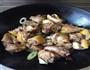 小鸡炖蘑菇的做法图解1