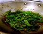 青椒炒鸡胸脯肉的做法图解3