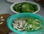 小白菜炒蘑菇的做法图解1