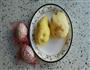 土豆炒咸蛋的做法图解1