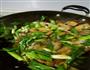 蒜苗炒肉的做法图解6