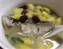苹果鲫鱼汤的做法图解1