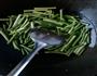蒜苔炒鸡蛋的做法图解5