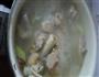 萝卜猪蹄汤的做法图解2
