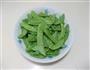 腊肠炒荷兰豆的做法图解1