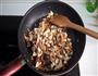 丁丁焖饭的做法图解2