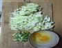 宿舍版黑暗料理-圆白菜烘蛋的做法图解1