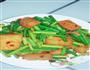 家常豆腐炒蒜薹的做法图解6