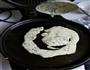 韭菜鸡蛋饼的做法图解2
