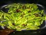 蒜苔炒肉丁的做法图解9