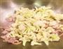 花菜炒肉片的做法图解5