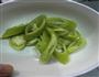 蒜香豇豆炒肉的做法图解2
