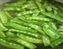 腊肠炒荷兰豆的做法图解4