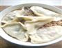 酸辣饺子热汤面的做法图解1