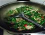 蒜苔炒肉的做法图解4