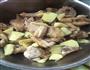 土豆豆角炖鸡块的做法步骤1