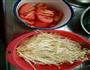 番茄金针菇汤的做法图解1