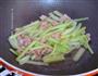 西芹炒瘦肉的做法图解5