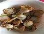 洋葱炒扇贝的做法图解1
