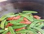 腊肠炒荷兰豆的做法图解5