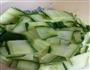黄瓜炒肉的做法图解1