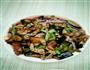 茄子辣椒炒肉的做法图解1