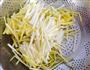 韭黄炒鸡蛋的做法图解2
