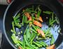 杂蔬炒腐竹的做法图解4