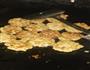煎焗淡菜连藕饼的做法图解7