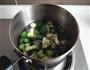 西兰花鸡肉泥的做法图解3