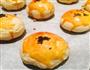 酥到掉渣的美味蛋黄酥的做法图解9