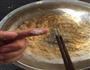 鸡蛋骨头汤面的做法图解2