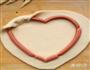 浪漫心形鲜虾披萨的做法图解3
