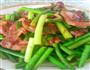 自制腊肉炒蒜苔的做法图解4