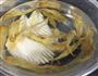 翅骨花胶鸡脚汤的做法图解2