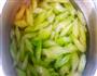 西芹百合的做法图解3