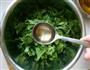 蒸芹菜叶的做法图解3