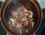 鸡腿焖菇栗子煲的做法图解5