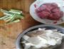 杏鲍菇炒肉的做法图解1