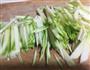 萝卜炖粉条的做法图解1