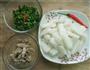雪菜肉丝炒年糕的做法图解2