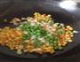 色彩缤纷的马蹄玉米粒清炒的做法图解7