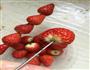 草莓冰糖葫芦的做法图解3