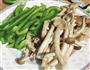 青椒肉丝炒茶树菇的做法图解1